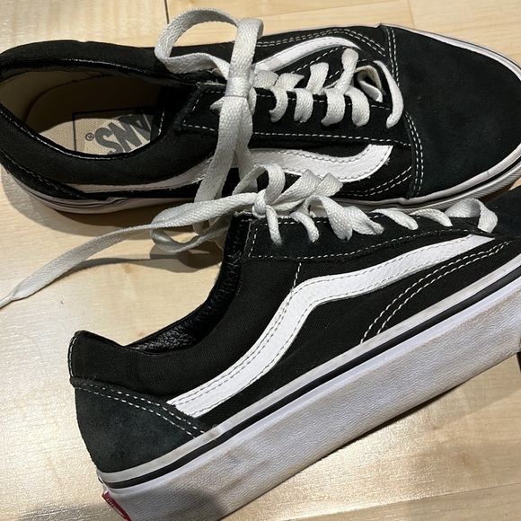 Vans - Picture 3 of 6